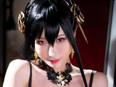 台湾顶级女神“雨波HaneAme”COS约尔写真,黑丝大腿相互摩擦到发烫